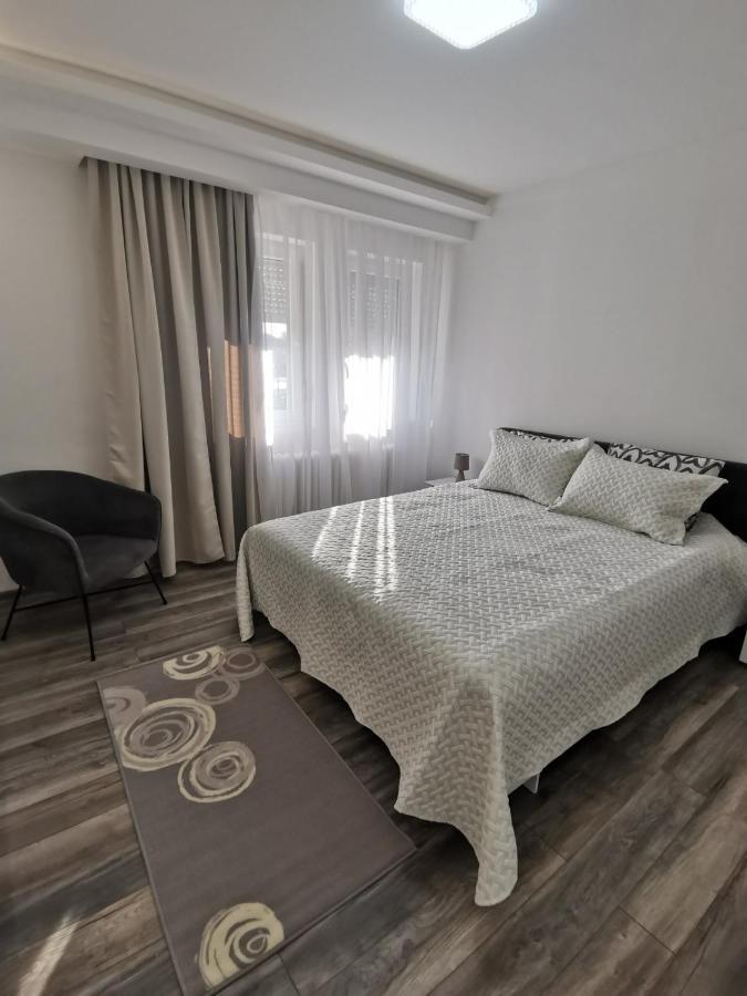 נובי סאד Apartments Isidora מראה חיצוני תמונה